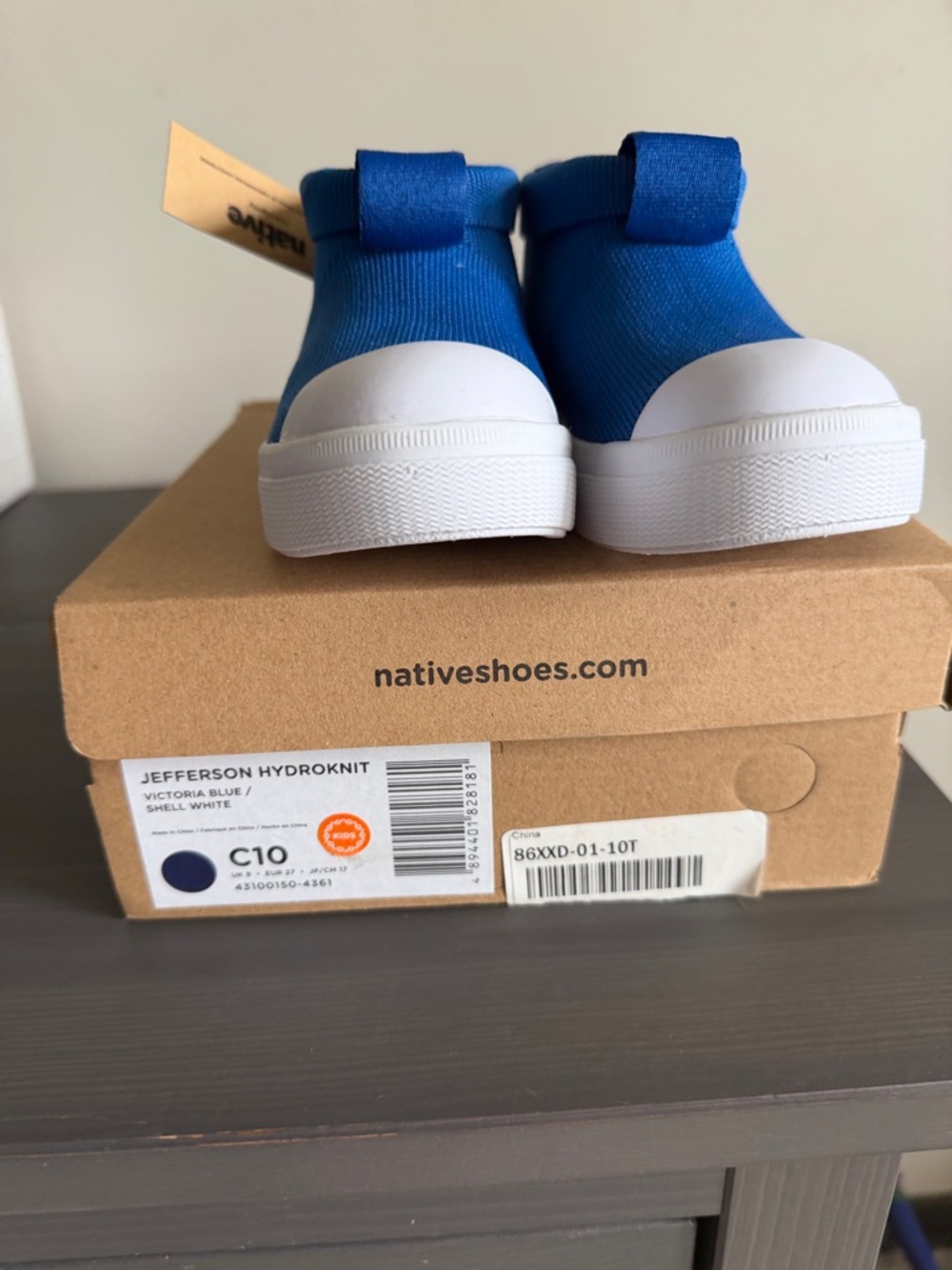 Native Jefferson HydroKnit Kids Slip-On Sneakers -Victoria Blue & White- size 10